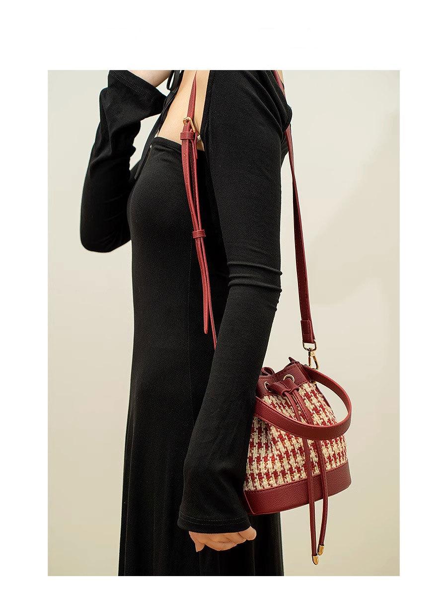 

Wedding gift, red bridal bag for women 2025 new trendy thousand bird grid wedding bag, high-end niche bucket handbag