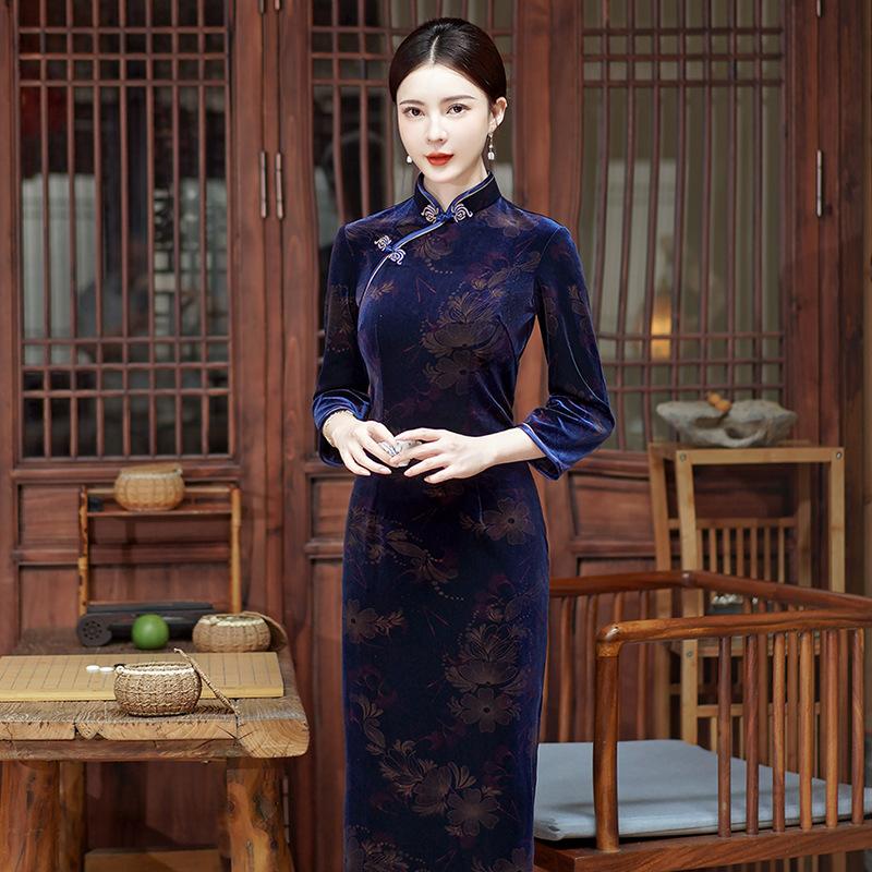 1011 autumn and winter new velvet improved cheongsam large size long nine-quarter sleeve wedding ceremony performance