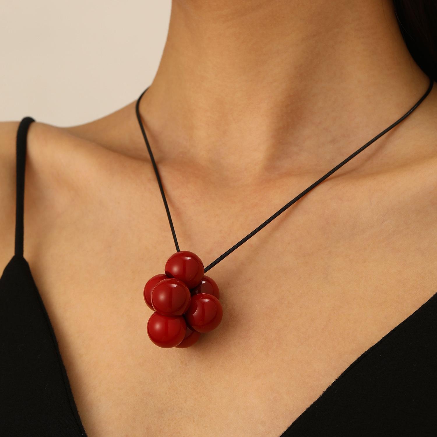 

Минималистский холодный нишевый дизайн Sense Black Rope Simple Universal Sweater Chain ожерелье кулон 1 pcs