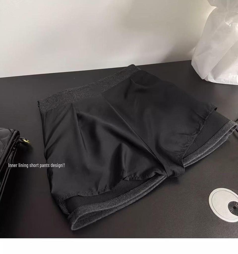 Gray Wool Blend High-Waist A-Line Skirt: Women's Autumn/Winter Slimming, Versatile, Anti-Exposure Design