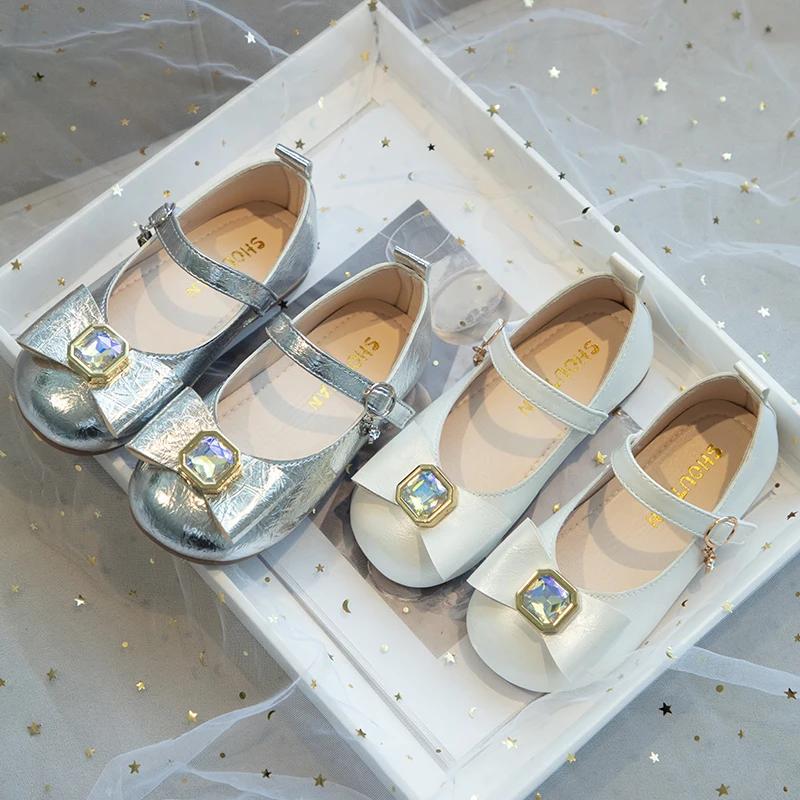 Kids Leather Shoes with Crystal Bow Girls Princess Shoes Solid Color Versatile 2024 New Children Flat Shoes Round Toe Soft Sole