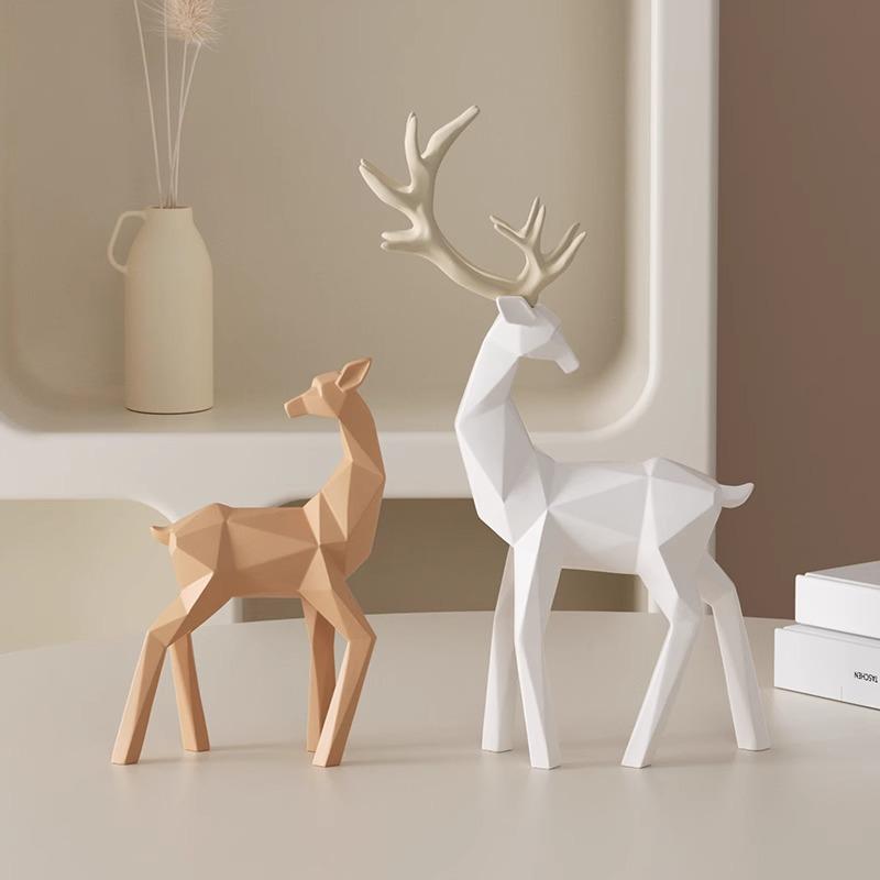 Hirsch Origami Ornament: Elegante Kunstdekoration für Wohnzimmer oder Weinschrank