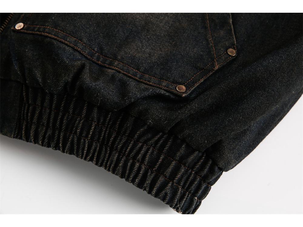 Pánské trendy zimní svrchní oblečení s kapucí a detaily kapes