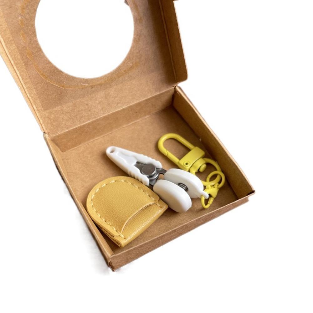 

Colorful Hook Buckle Art Mini Scissors with Protective Cover Sewing Embroidery Snips Gift Giving жёлтый