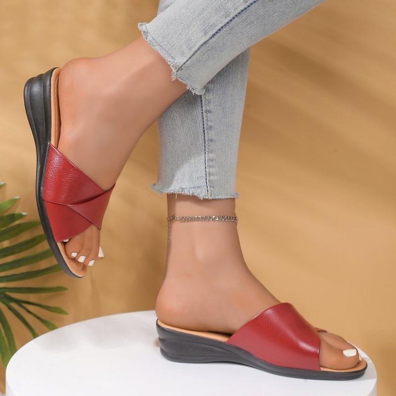 Fashion Luxury Patchwork Med Heels Slippers Women Summer Casual Non-Slip Beach Slides Woman Metal Decoration Platform Flip Flops Shoes