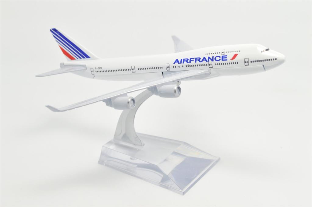 TANG DYNASTY 16cm Air France Boeing B747 Alloy Airplane Model Toy 1/400