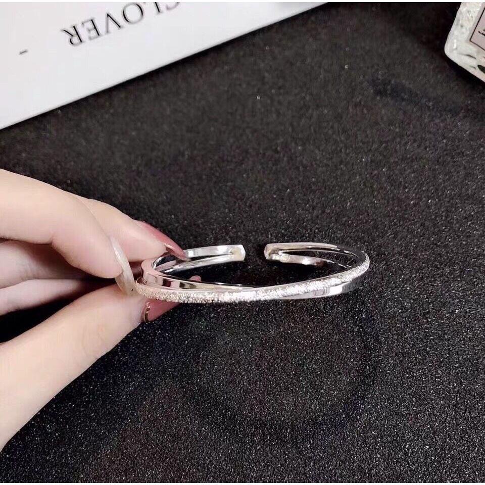 Baby's Breath Minimalist Bangle: Adjustable Crossover Bracelet for Women - Perfect Girlfriend Birthday Gift