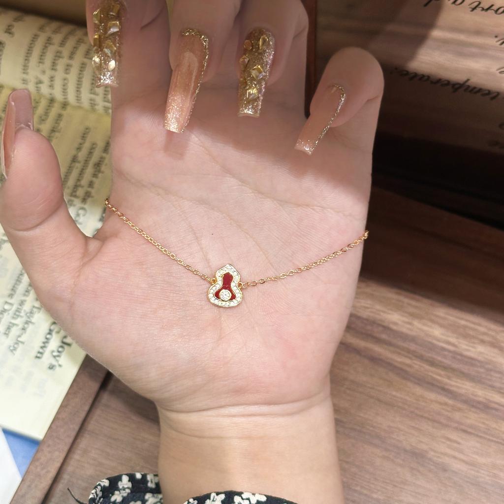 New High-quality Mini Small Diamond-encrusted Agate Gourd Necklace Design Collarbone Chain