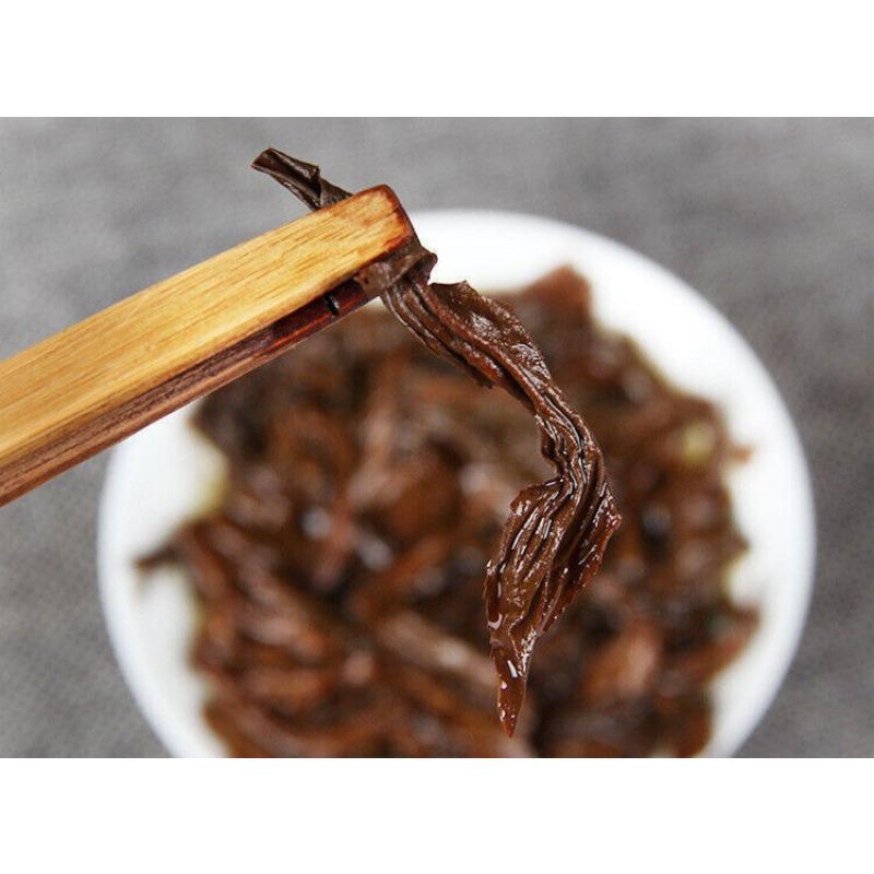 Gu Shu Hong Cha Sonnengetrockneter alter Baum Dianhong Dian Hong Schwarzteekuchen 357g