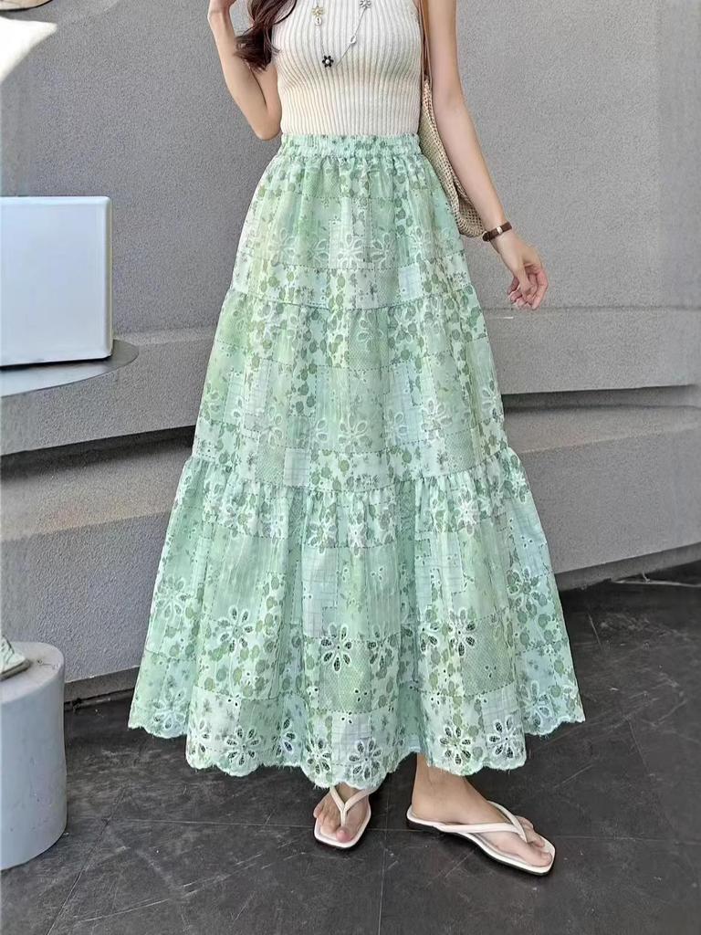 High-Waisted Floral Midi Skirt: Slimming, Hip-Covering, Flare A-Line Design for an Elegant, Youthful Look.