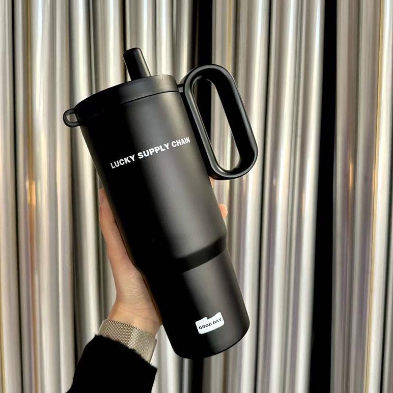 Twilight Ice Shield Insulated Cup, Large Capacity Stainless Steel Water Bottle for Men and Women, Customizable Design.