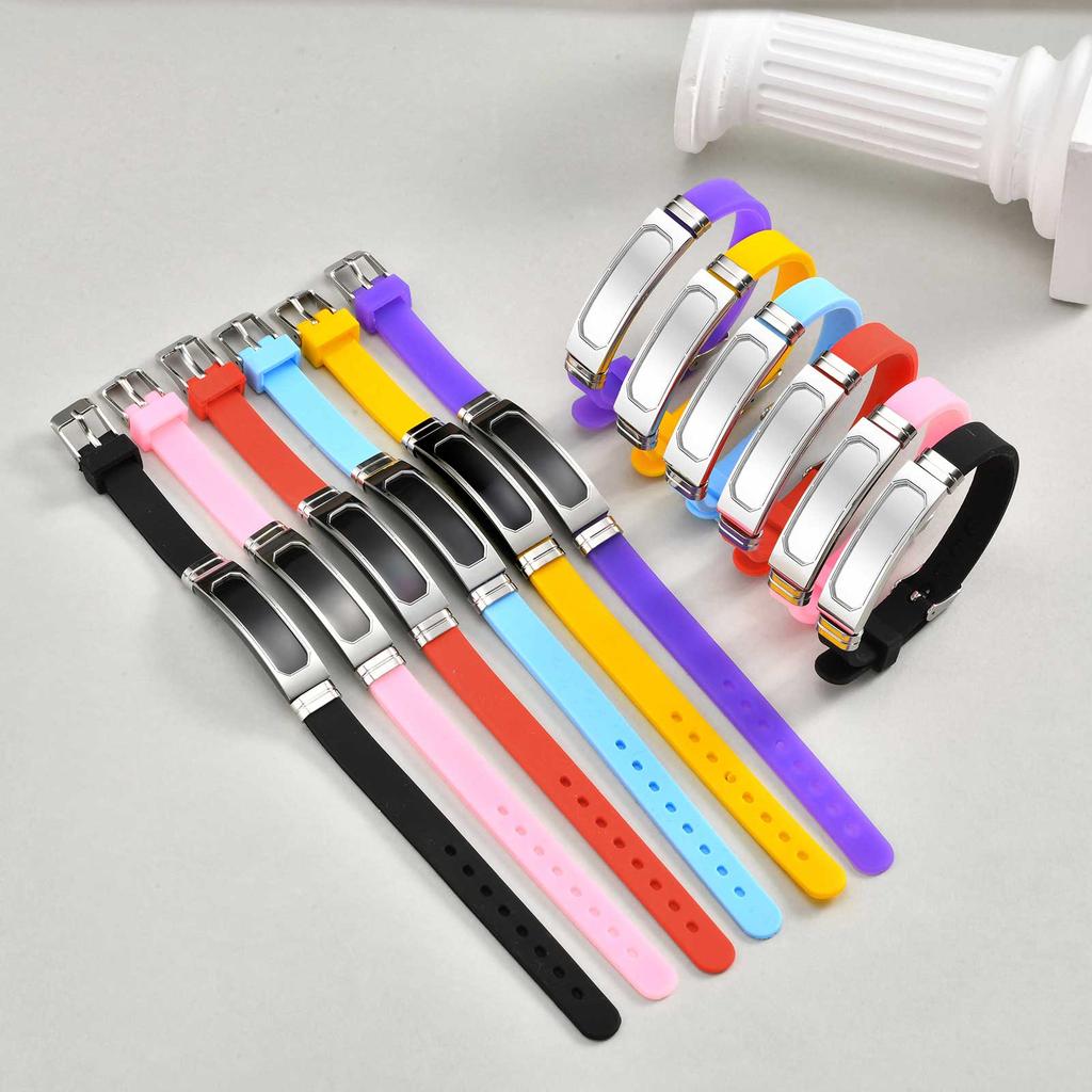 Bracelets Personnalisés Personnalisables avec Nom en Acier Inoxydable pour Hommes Femmes, Bracelet Manchette en Silicone Réglable, Cadeau Bijou Personnalisé