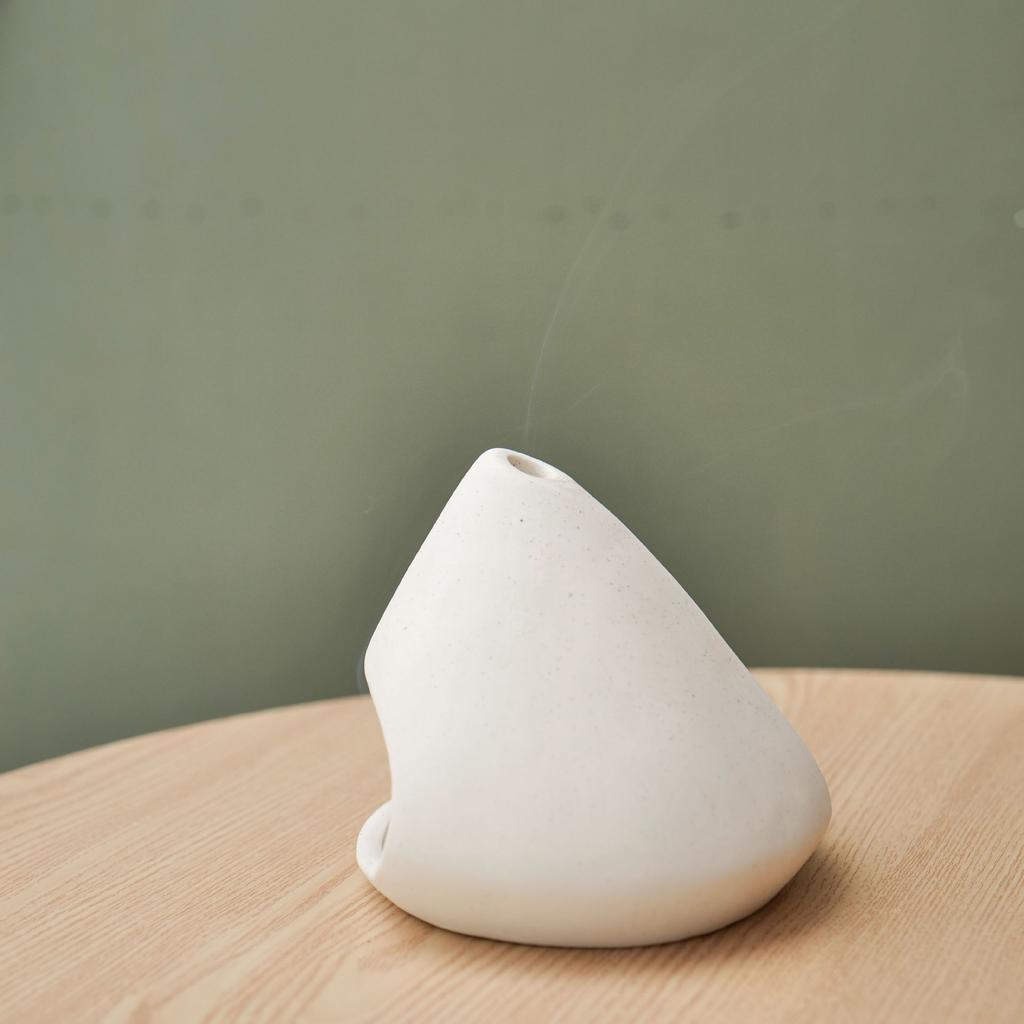 Palo Santo Holder & Incense Burner Handmade Ceramic Cone Burner Modern Minimalist Decor Meditation Aromatherapy Chimney
