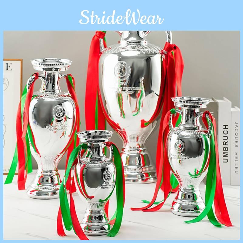 Elegant model van de Euro Cup-trofee van hars, perfect voor voetbalfans en verzamelaars.