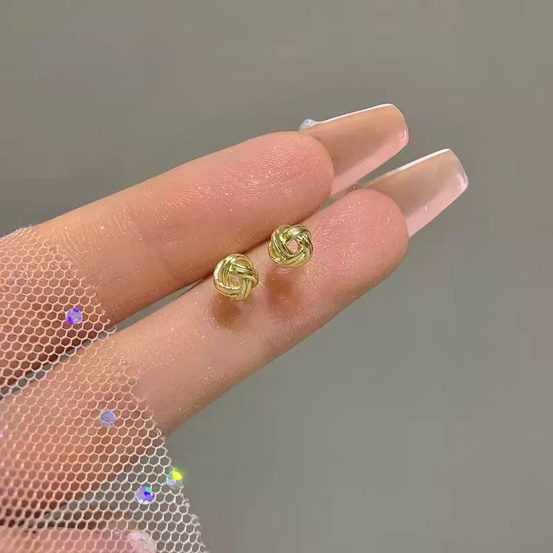 Boucles d'oreilles puces torsadées plaquées or 18 carats en Argent Sterling S925 – Design Unique, Polyvalent et Élégant