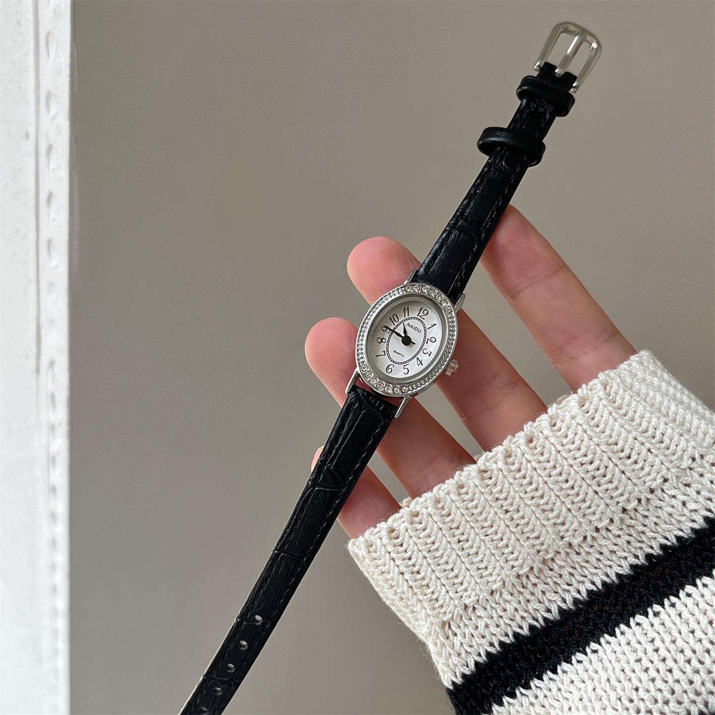 Naidu Oval Belt Diamond Women S Watch Small Dial Retro Exquisite Casual Women S Watch Price