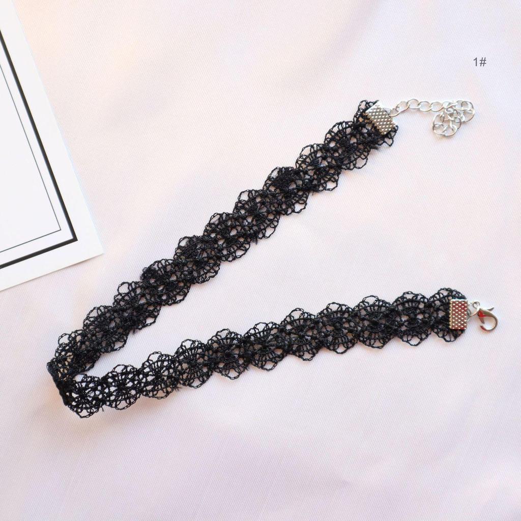 Colier choker gotic european și american din dantelă neagră - Lanț sexy scurt pentru gât cu design claviculă