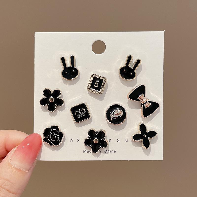 

Брошка-шпилька з V-подібним вирізом, що захищає від оголення: Жіночий декоративний комір-аксесуар