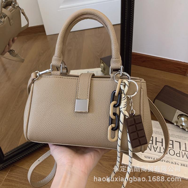 Premium Handbag Bag Women's 2025 New Popular Fashion Casual Versatile Shoulder Bag Commuter Messenger Bag