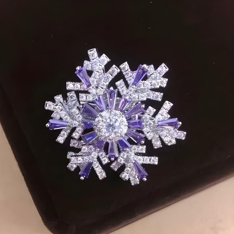 Luxurious and Auspicious Brooch High-end Women's Exquisite Rotating Snowflake Brooch Niche Design Sense Corsage Suit Accessory