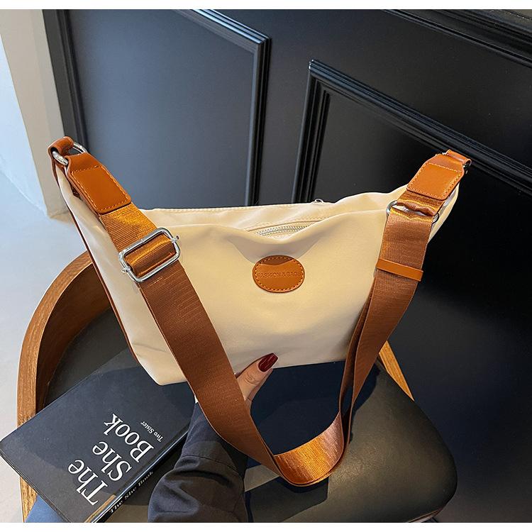 Stylish and simple Oxford cloth dumpling bag trendy texture messenger bag casual lazy shoulder bag