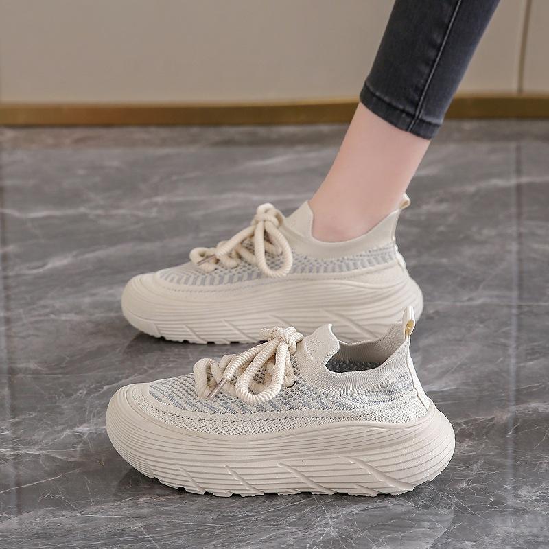 Stepping on shit feels breathable mesh sports little white shoes women's summer new fly-woven mesh shoes non-slip thick-soled casual dad shoes