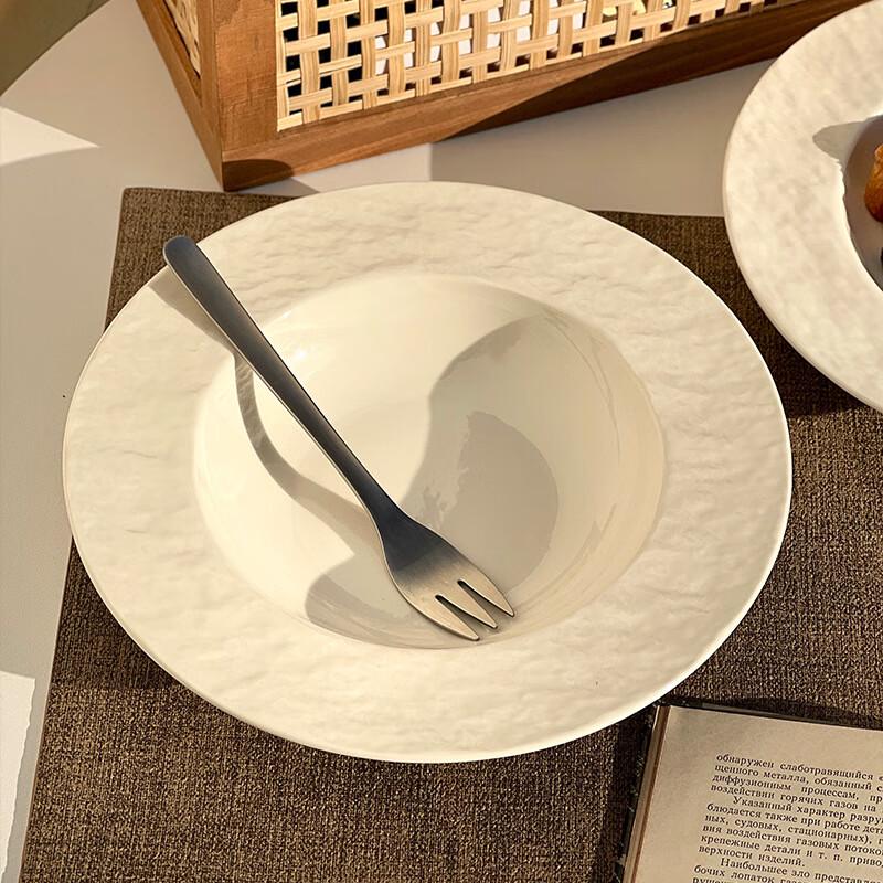 LISM White Ceramic 9.5-inch Salad Soup Bowl