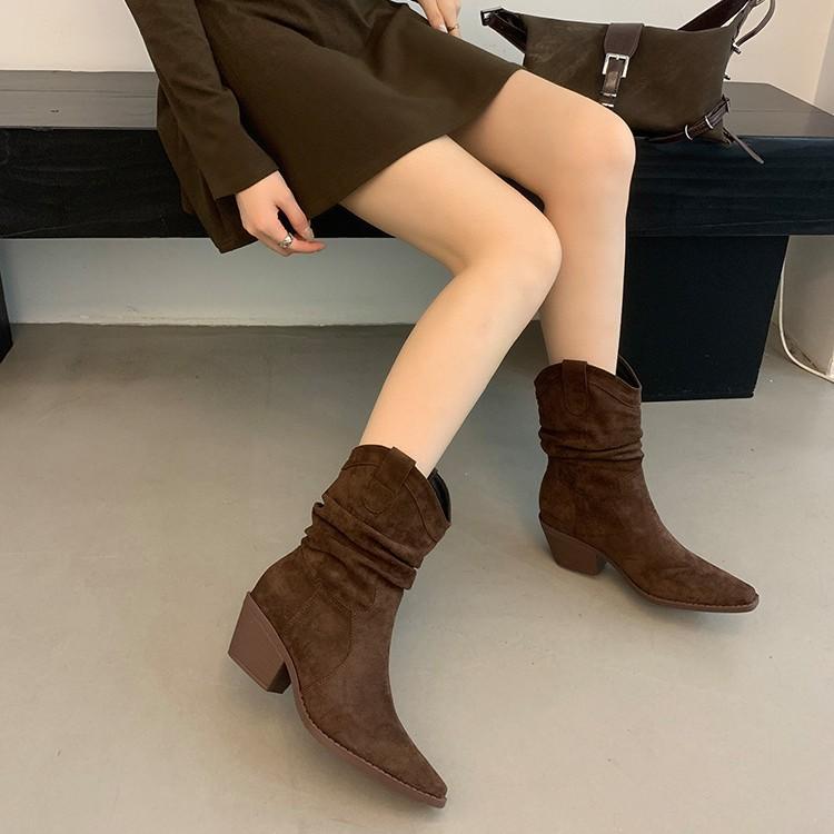 Soft-soled Pointed Boots 2025 New Women's Short Boots Flat-bottomed Fashion Versatile British Style Retro Fashion Martin Boots Tide