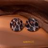 Orecchini Irregolari con Stampa Leopardo Design di Nicchia da Donna Senso Estetico Temperamento di Alta Gamma Stile Retrò Hong Kong Orecchini a Bottone Orecchini d'Atmosfera