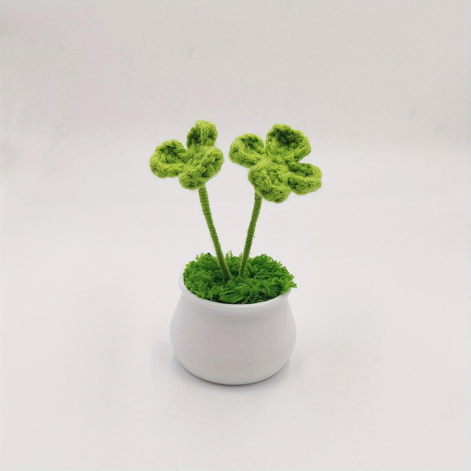 Clover and four-leaf clover potted plants, artificial plant potted plants, home and office desk decoration, display gifts