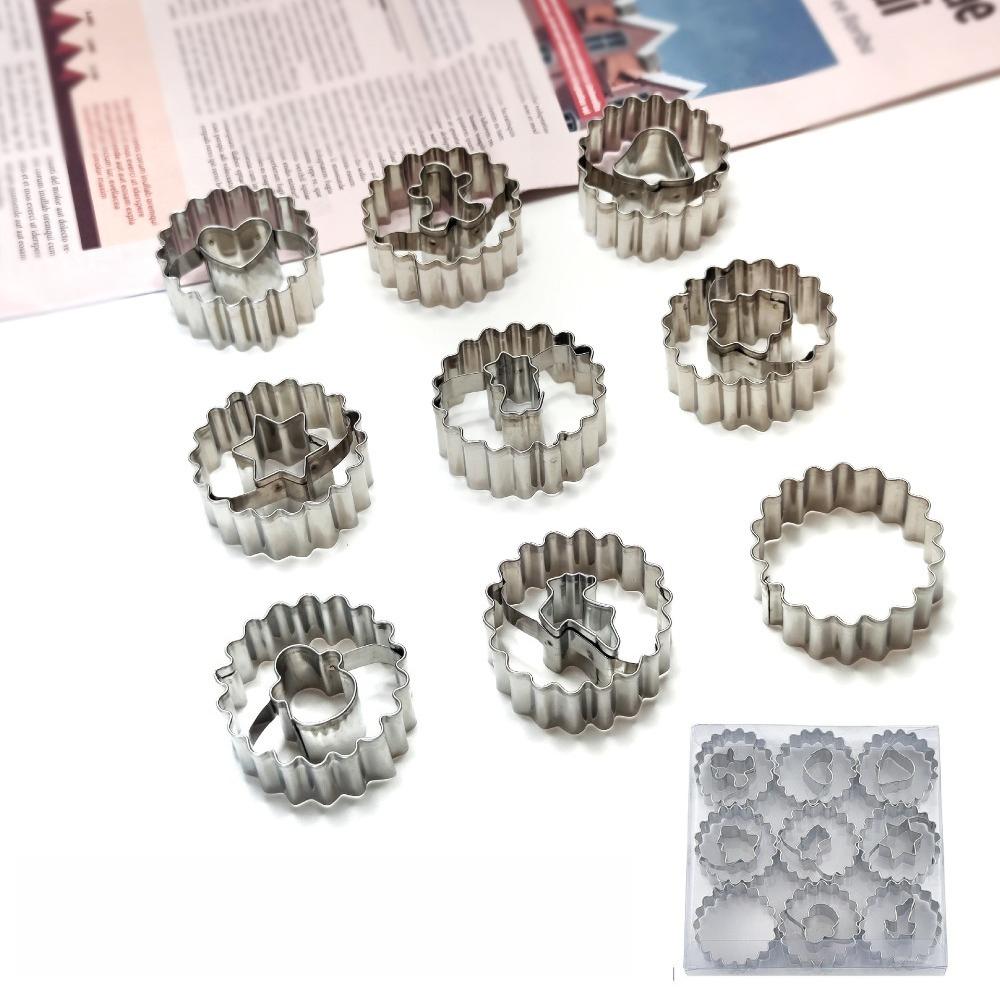 9 piece Christmas Stainless Steel Cookie Mold, Food-grade Baking Utensil Set, Suitable for Party Baking DIY Pastry Desserts