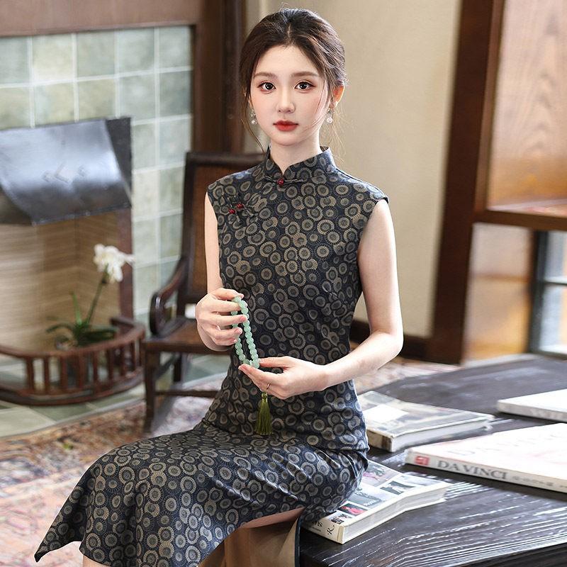 Womens Modern Chinese-Inspired Sleeveless Long Cheongsam Dress 2026 Retro Style With Dot Print