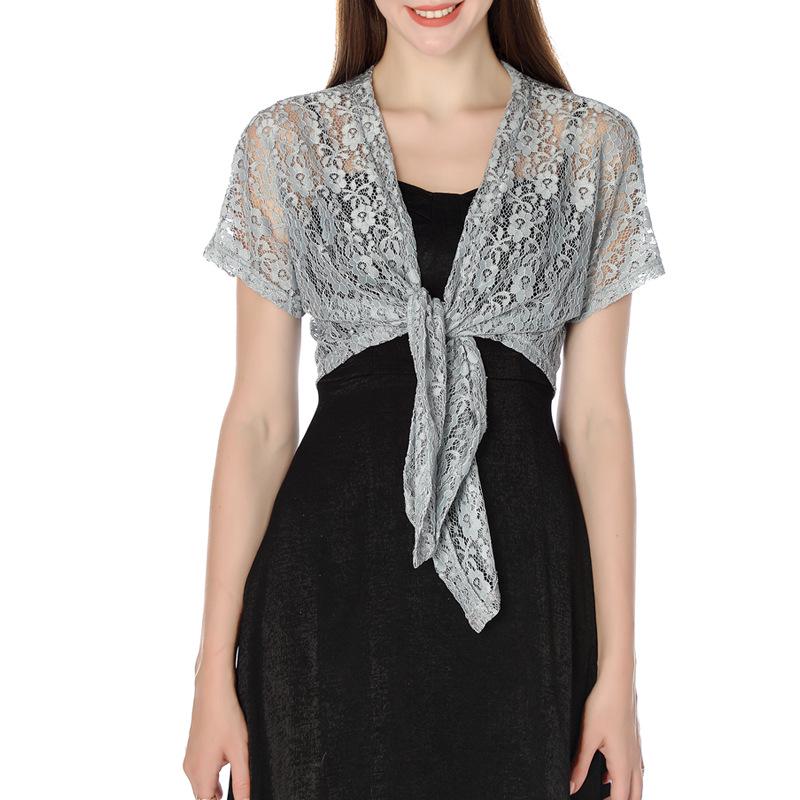 

Женское большое кружевное платье-чеонгсам с шалью и жилетом серый