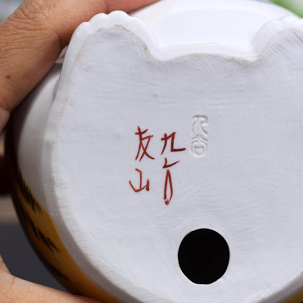 Ceramic Kutani Raising Both Feng Good Interior Decor Maneki-neko Figurine, Ware, Hands, Gold-Tone Design, Shui, Luck, Luxury, Japanese-Style