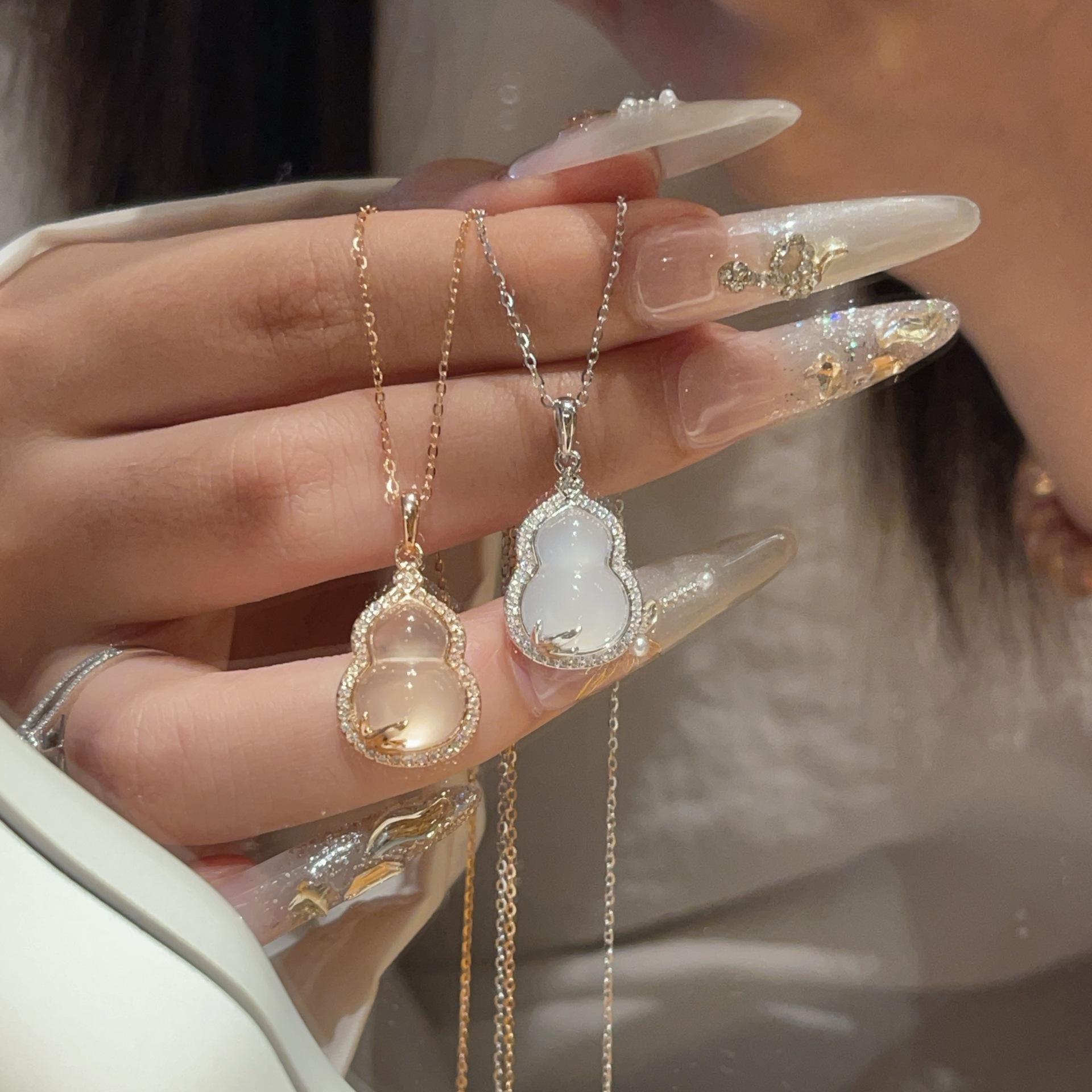 

925 Sterling Silver Chalcedony Gourd Necklace - Women s Elegant Luxury Birthday Gift Golden Branch Jade Leaf Fortune 925 Silver розового золота