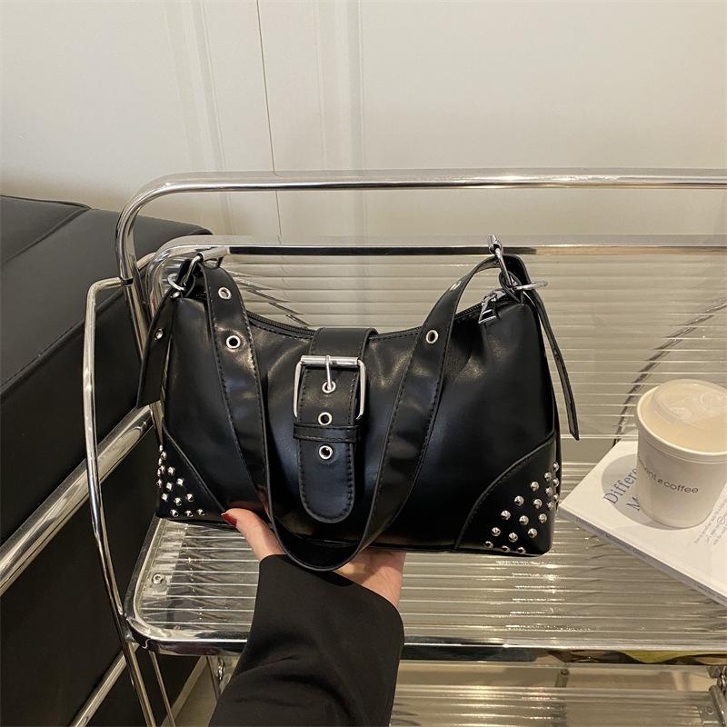 2025 New Retro Rivet Crescent Bag Trendy Cool Babes Underarm Bag High-end Personalized Shoulder Bag