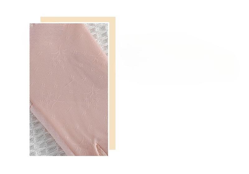 Women's sun protection gloves for outdoor driving and cycling lightweight and breathable summer anti slip sun protection gloves