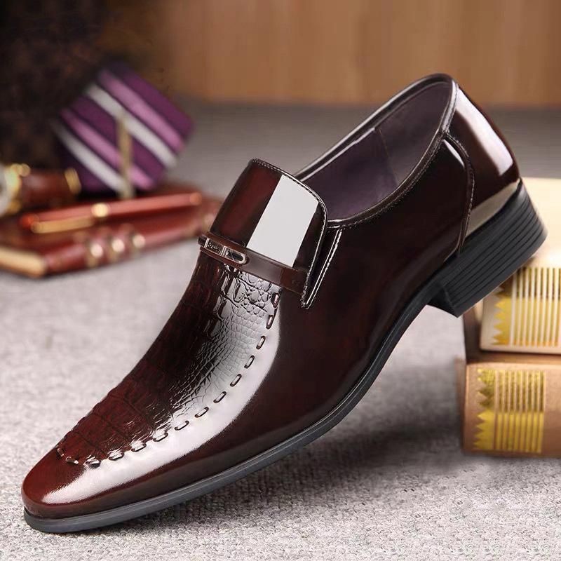 Męskie Mokasyny ze Skóry Lakierowanej Wsuwane Eleganckie Buty Czubate Wytłaczane na Wzór Krokodyla Niski Obcas Blokowy Formalne Biznesowe Ślubne Buty Oxford