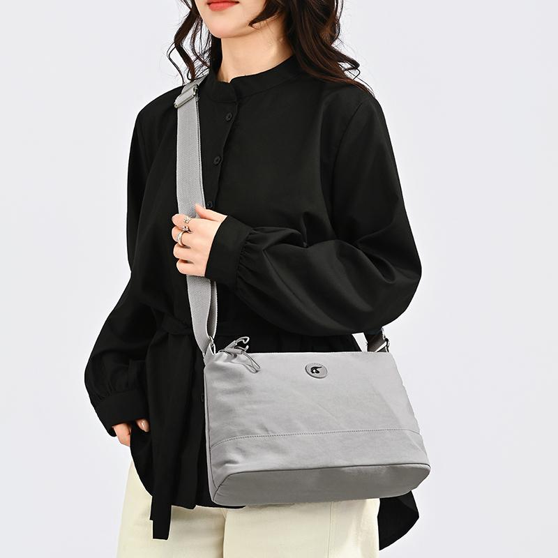 Nylon Crossbody Bag Women's Lightweight Commuter Shoulder Bag Multi-compartment Small Square Bag