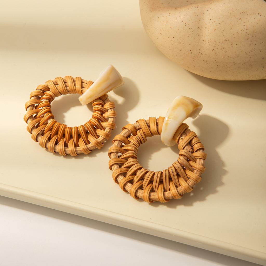 Bohemian Long Woven Hollow Circle Stud Earrings, High-End Exaggerated Earrings, Fashionable And Unique Temperament Earrings.