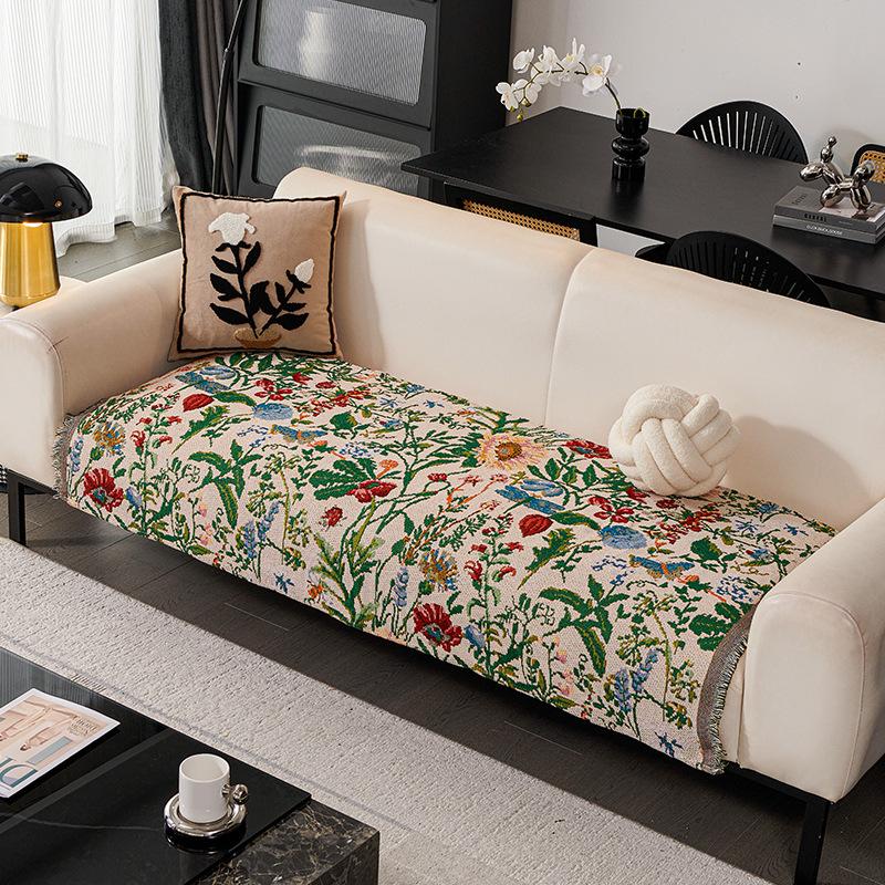 Cute Hairball Sofa Cushion Cartoon Sofa Towel Universal Sofa Cover For All Seasons, Autumn And Winter Anti-Cat Scratch And Dirt-Resistant Sofa Cover