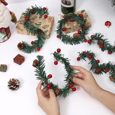10/20 Stück Weihnachtsgirlanden-Bänder mit roten Beeren und Tannenzapfen, künstliche Weihnachts-Kieferngirlande, dekorative Grünbänder für Feiertagsdekoration