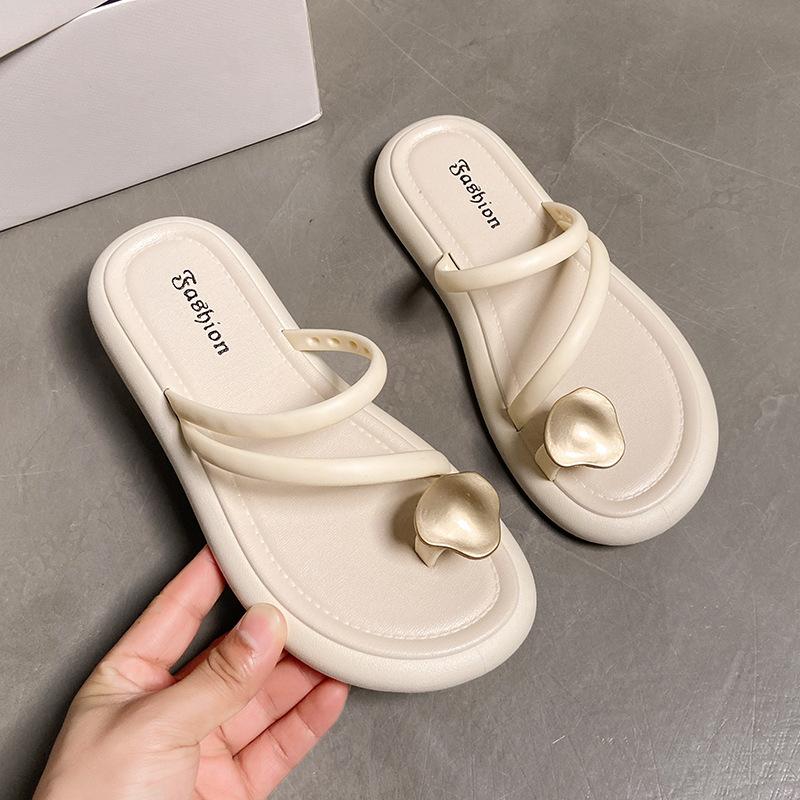 Super Fire Cover Toe Cool Slippers Women's New Summer Korean Versatile Flat-bottomed Vacation Casual Beach Shoes
