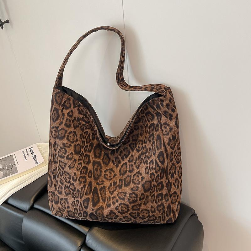Nyl Leopard Hasp Casual Tote 2026 Winter Retro Fashi Versatile Bags High Quality Design Portable Women's Handbags