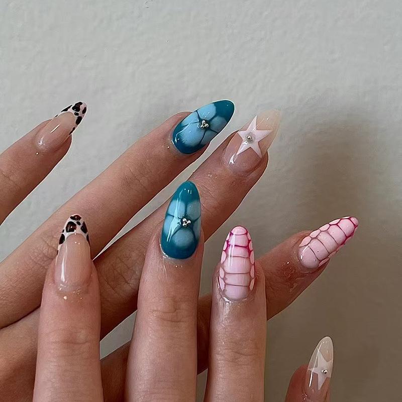 

24PCS Short Almond Press on Nails with Glue Red Star Leopard Print Pattern French Fake Nails for Women Sweet Cool False Nail Art