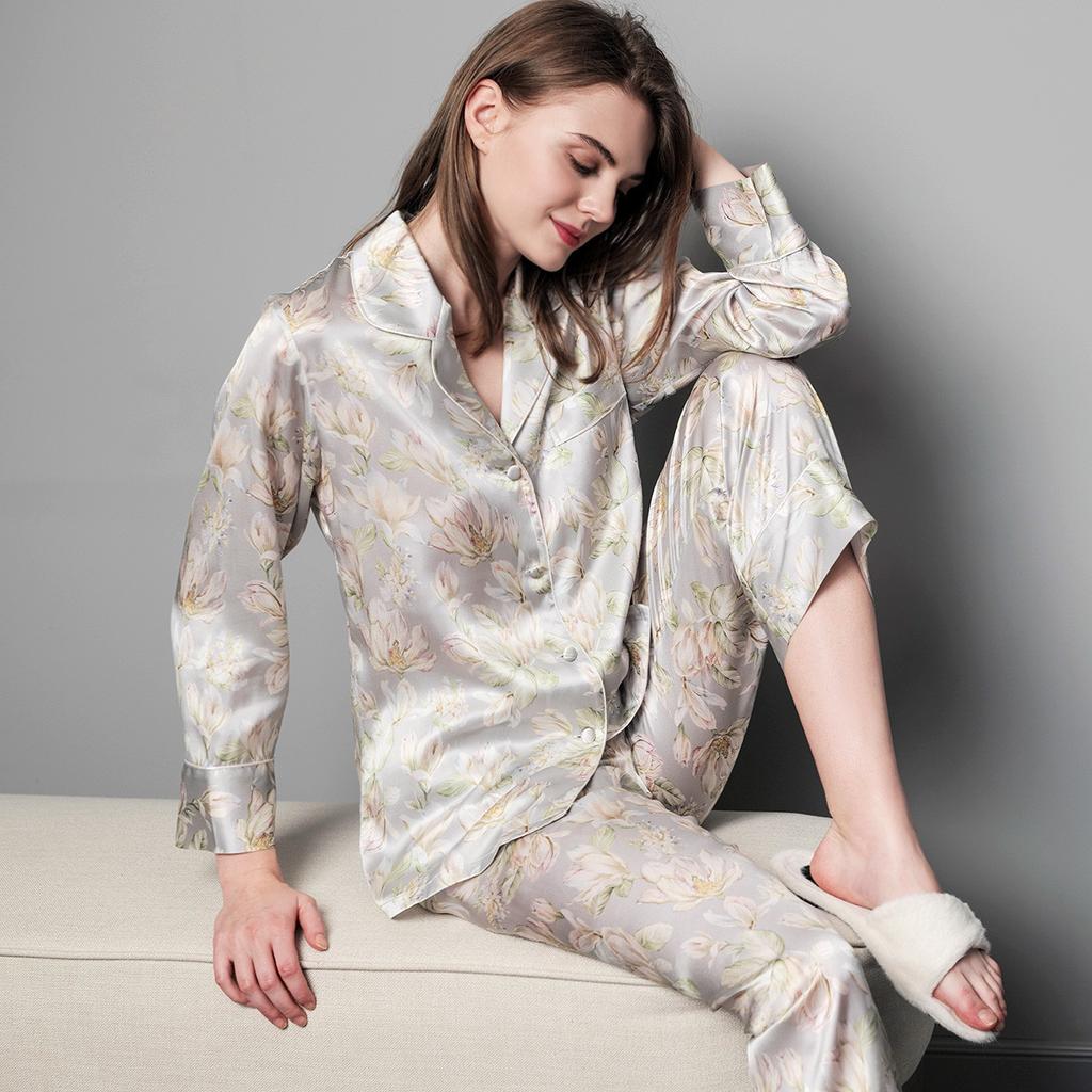 19mm 100% mulberry silk printed lapel long sleeved silk sleepwear comfortable home wear for women