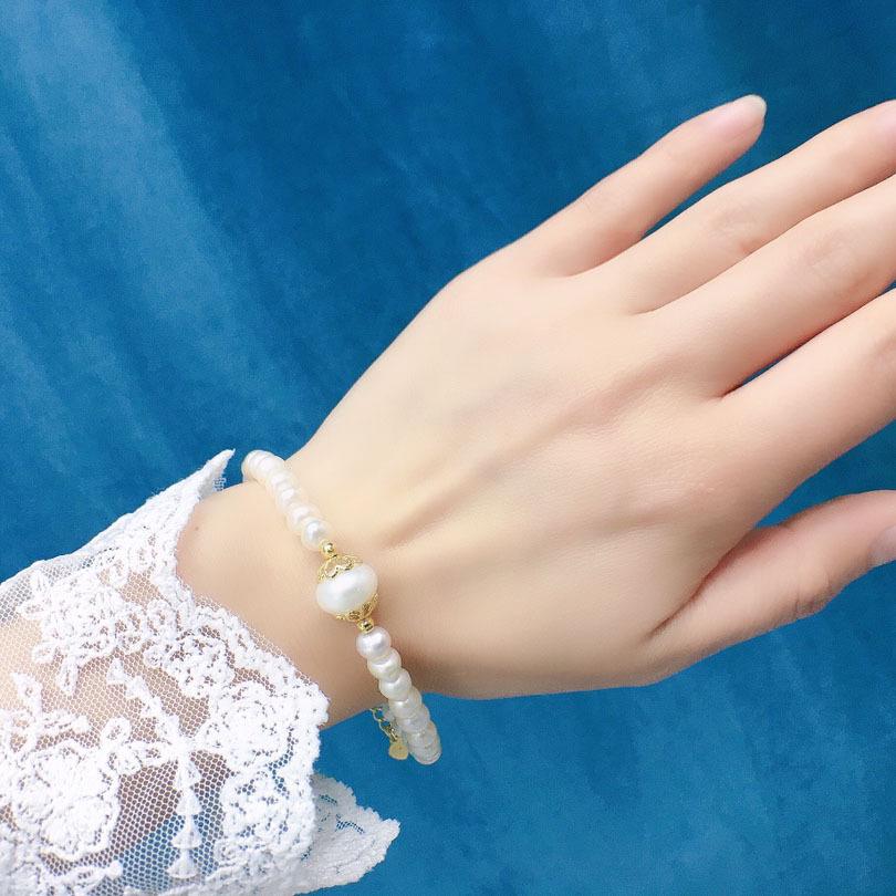 White Freshwater Pearl Bracelet - 9-10mm, Niche Design, Fashionable & Versatile, Enhances Hand Shape.