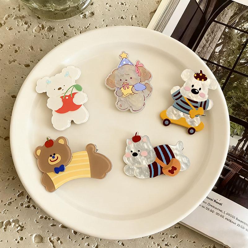 Mädchenhaftes Cartoon Teddybär Acryl Haarspangen Set - Feenhafte Haarnadeln und Pony-Accessoires.