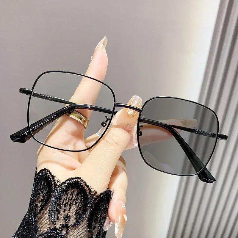 Women Fashion Photochromic Sunglasses Oval Frame Anti-Blue Light Eye Protection Glasses Uv400 Computer Color Changing Goggles