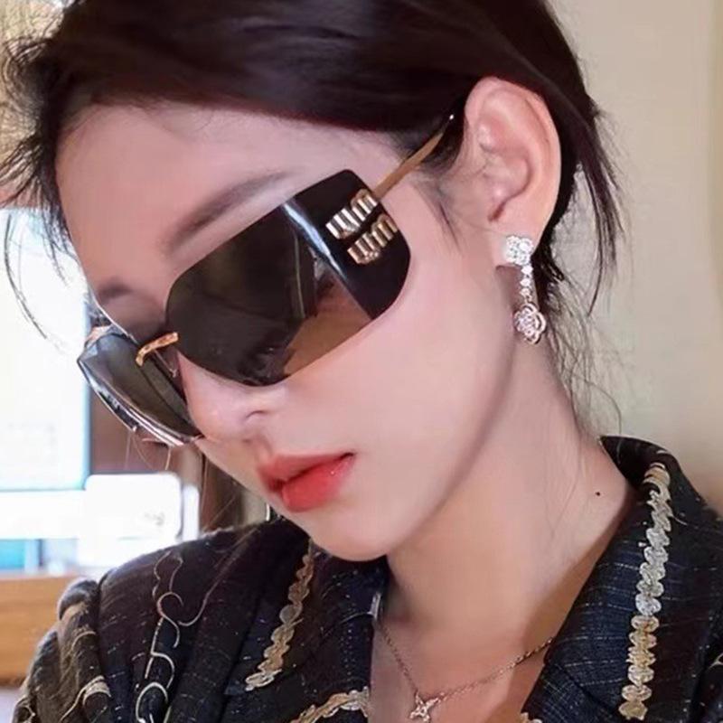 Luxury Metal Women Rimless Sunglasses Vintage High Quality Large Frame UV Protection Beach Travel Accessories